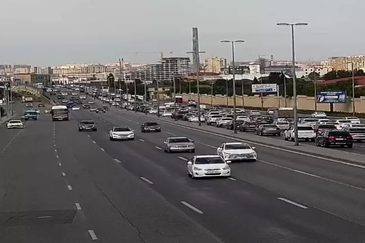 Bakıda bu yollarda sıxlıq var - SİYAHI 