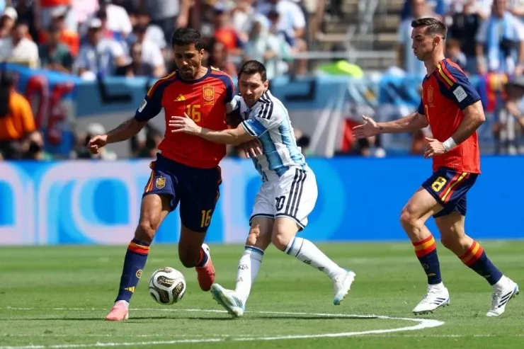 Rodri Messi və Zidanın unikal nailiyyətini  təkrarladı