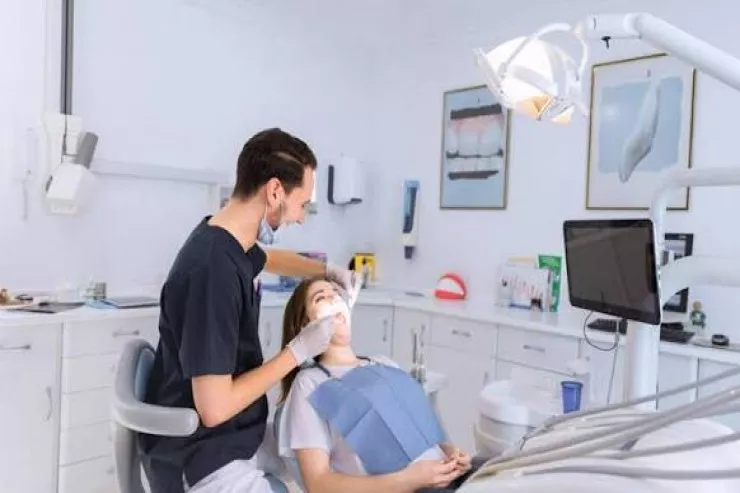 Dələduzluğa görə həbsdə olan stomatoloqun daha bir cinayəti üzə çıxdı 