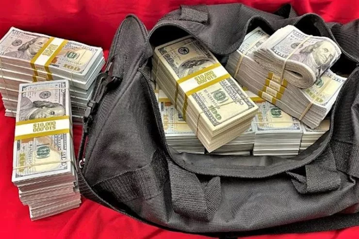 Bakıda usta  işlədiyi evdən 6000 dollar  oğurladı