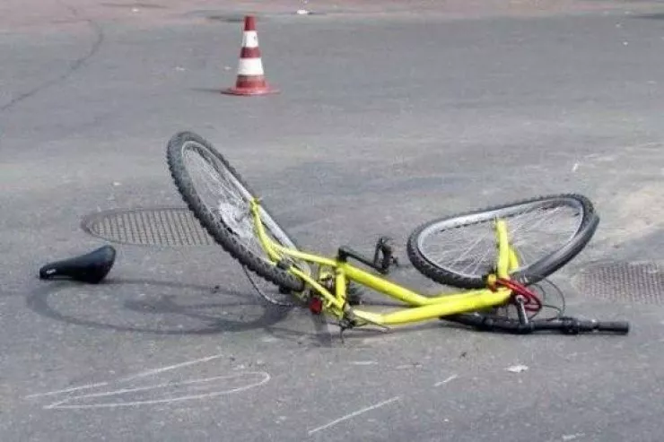 Sabirabadda avtomobil azyaşlı velosipedçini vurub öldürdü 