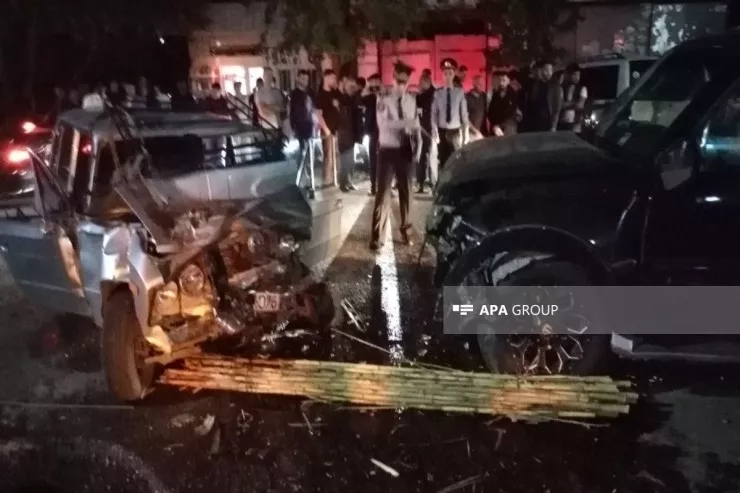 Tovuzda iki avtomobil toqquşdu, ölən və yaralananlar var