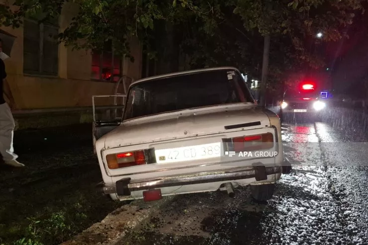 Lənkəranda ağaca çırpılan avtomobilin  sürücüsü öldü