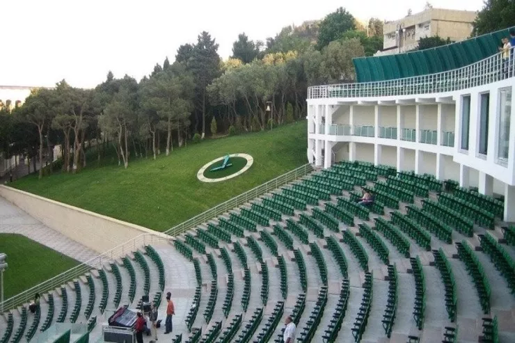 "Yaşıl teatr"  Bakı icra hakimiyyətindən alındı
