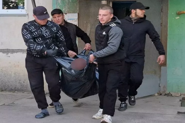 Məşhur bloqer evində güllələndi 
