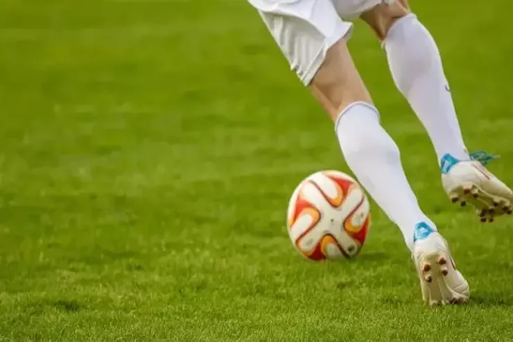 Ulduz futbolçu müəmmalı şəkildə  öldü