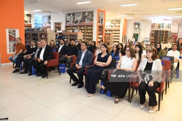 “TEAS Press”in keçirdiyi gənclərin roman müsabiqəsinin qalibləri mükafatlandırıldı - FOTO 