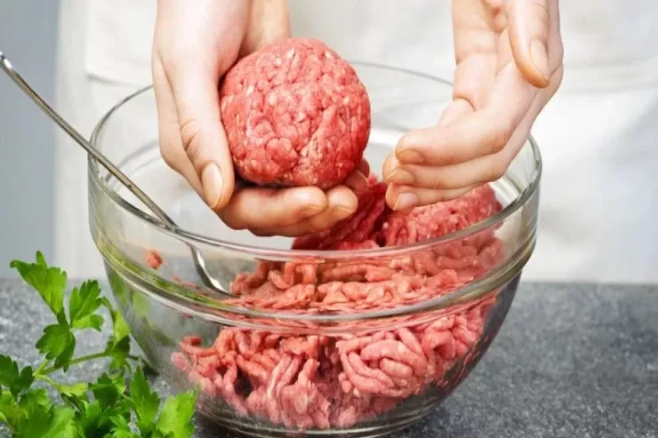 Daha çox kotlet hazırlamaq üçün bu məhsulu qiyməyə əlavə edin 