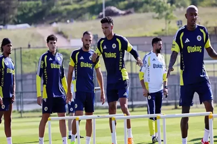 "Fənərbaxça" 20-yə yaxın  futbolçusu ilə yollarını ayırır 