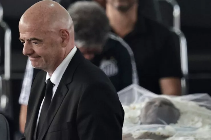 FİFA prezidenti Messini  belə təbrik etdi