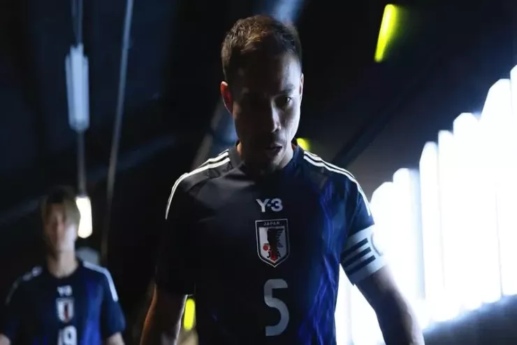 Beş dünya çempionatında iştirak edən ilk asiyalı futbolçu 