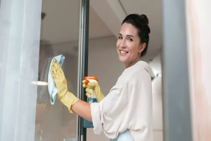 Pəncərə yumaq üçün   ən effektiv vasitə 