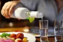 Yeyib-içdiyi dostunu 20 bıçaq zərbəsi ilə öldürdü - TƏFƏRRÜAT 