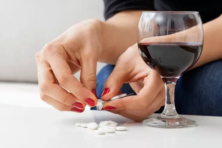 Soyuqdəyməni spirtli içki ilə  müalicə etməyin fəsadları