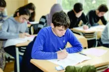 Qeyri-ciddi hazırlaşan abituriyentə suallar çətin gəlir 