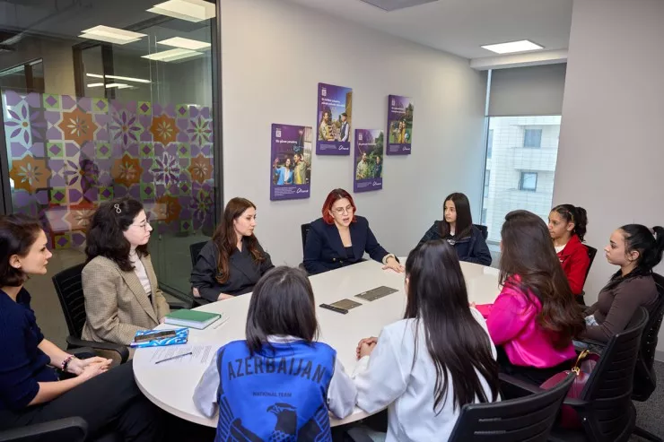 “Qızlara ağ yaraşır” layihəsinin iştirakçıları “Azercell”in qonağı oldular