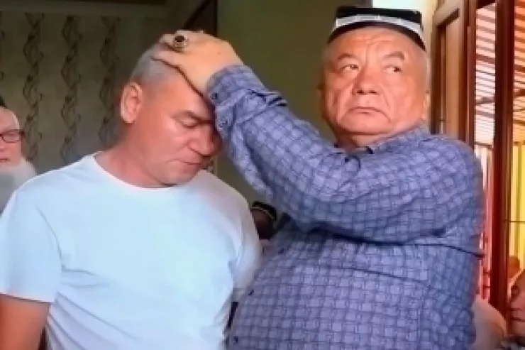 Özbəkistanda da həbs edilibmiş - Müğənnilikdən ekstrasensliyə  keçən İqbol Soliyev  kimdir?