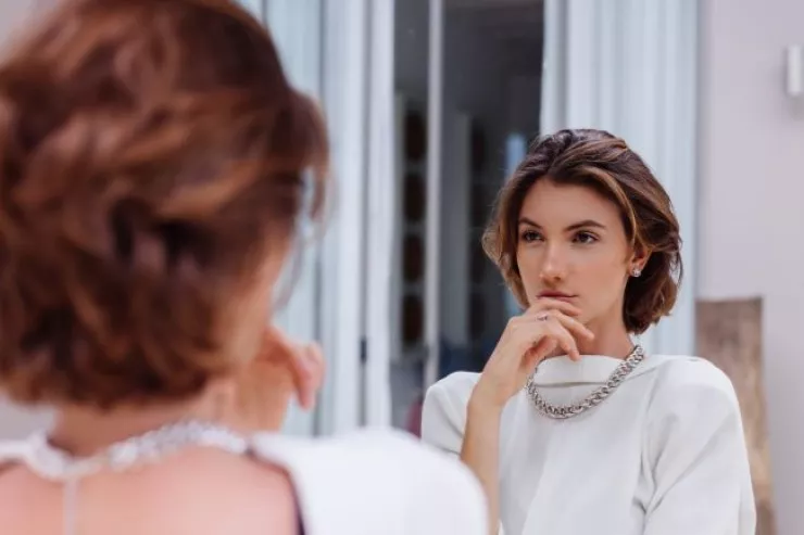 Güzgü qarşısında bunu heç vaxt  deməyin - Uğursuzluğu "proqramlaşdıran"  sözlər