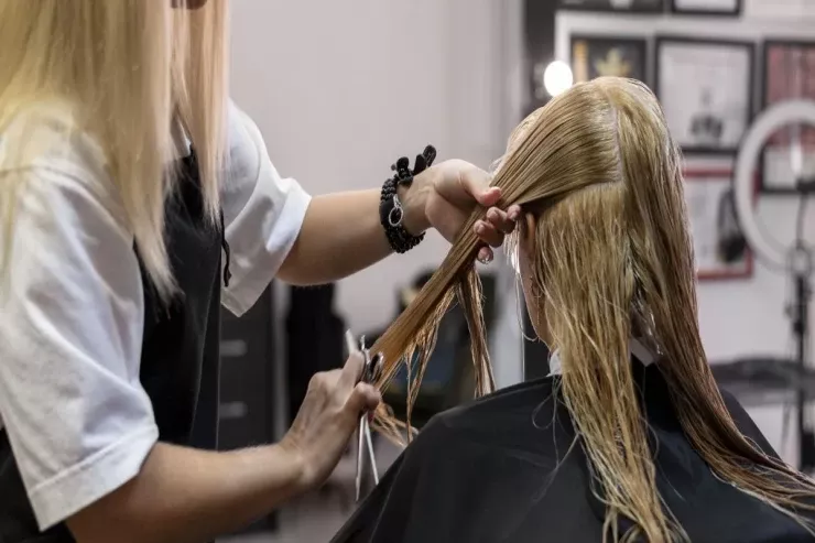 2026-cı ildə hit olan fransız saç kəsimi:  bütün saç növləri üçün idealdır 