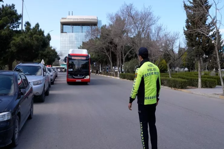 Sumqayıt polisi avtobus sürücülərini  bir araya yığdı - Bu görüntülərə görə - VİDEO 