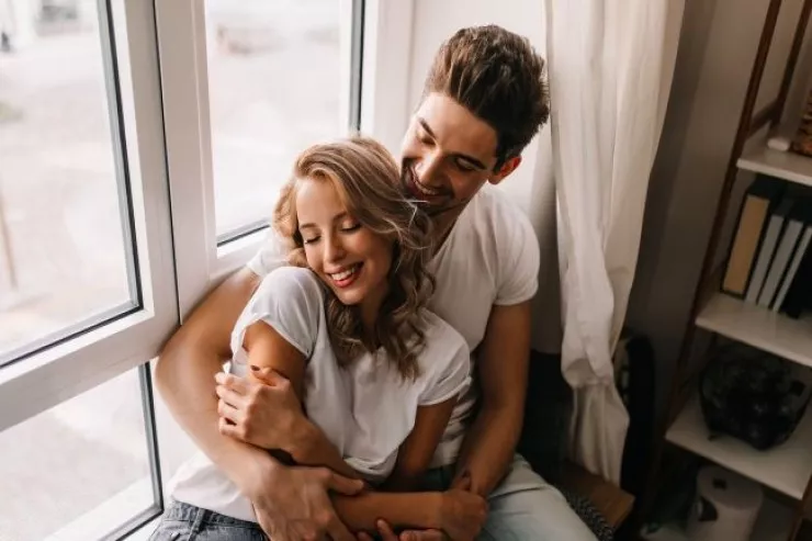 Tezliklə tənhalığı unudacaq  BÜRCLƏR: Kim ürəyini sevgiyə  açacaq?