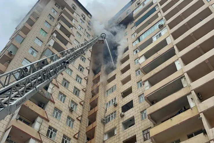 Bakıda yaşayış binasında yanğın  - YENİLƏNİB  - VİDEO 