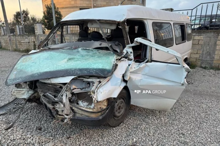 Sabirabadda mikroavtobus minik maşını ilə  toqquşdu - 7 nəfər xəstəxanaya  düşdü -  YENİLƏNİB 