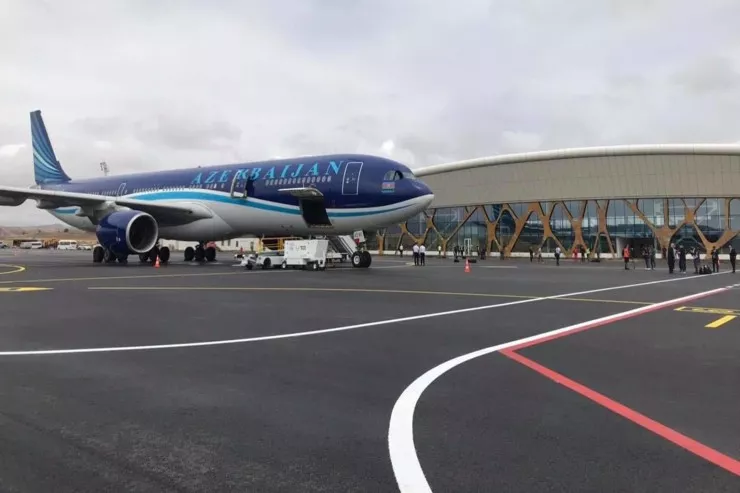 Abdullon Şadiyev Bakı aeroportunda saxlanıldı 