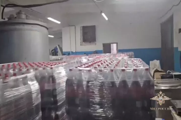 Üzərinə Azərbaycan istehsalı yazılan "Coca-Cola"lar saxta  çıxdı - VİDEO 