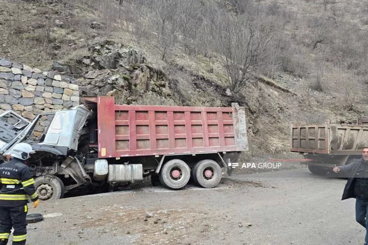 Kəlbəcərdə yük avtomobili aşdı, 3 nəfər öldü -FOTO -YENİLƏNİB 