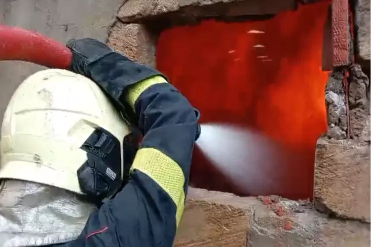 Binəqədi rayonunda anbarda yanğının  yayılmasının qarşısı alındı-YENİLƏNİB 