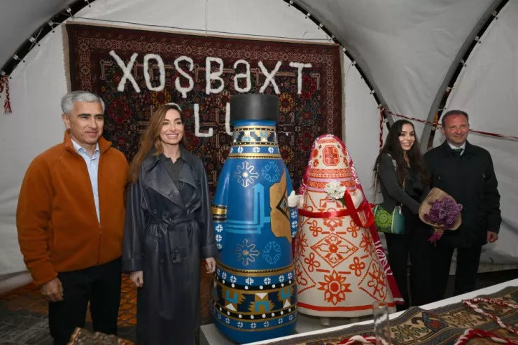 Leyla Əliyeva və Arzu Əliyeva Beynəlxalq Xalça Festivalını ziyarət ediblər -FOTOLENT 