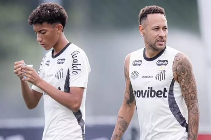 Neymar Robinyonun oğlunu döydü 