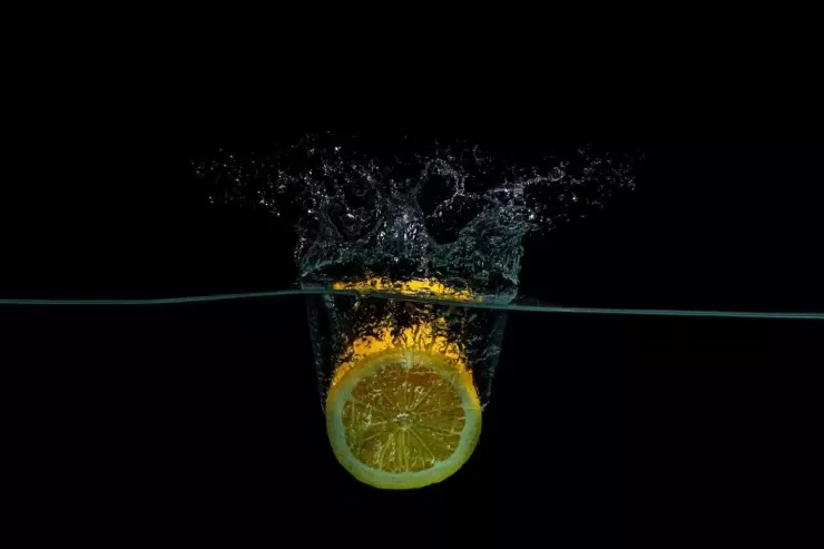 Hər gün limon  yeməyiniz üçün 6 SƏBƏB 