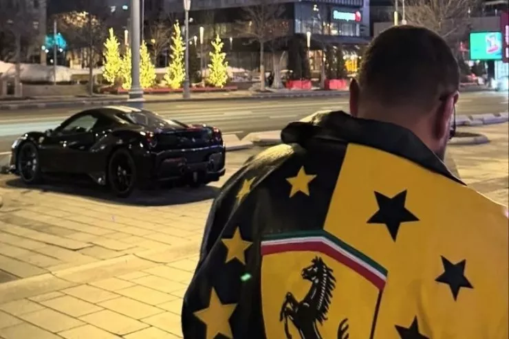 Azərbaycanlı müğənninin "Ferrari"si bərbad günə düşdü 