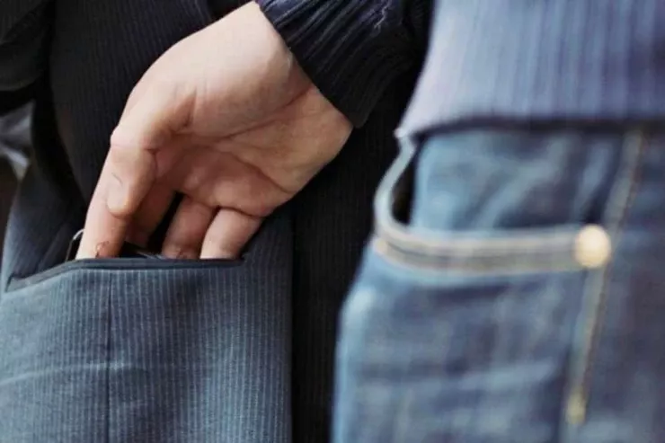 Bakıda avtobusda cibgirlik 