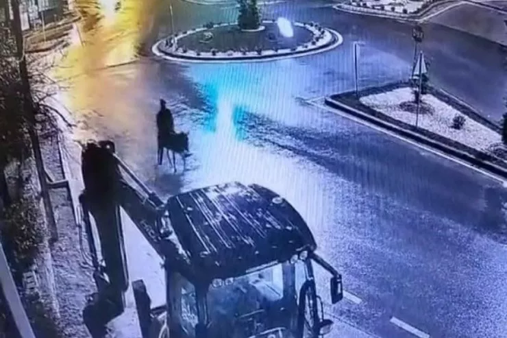 Qızıl dükanını soyub uzunqulaqla  qaçdı