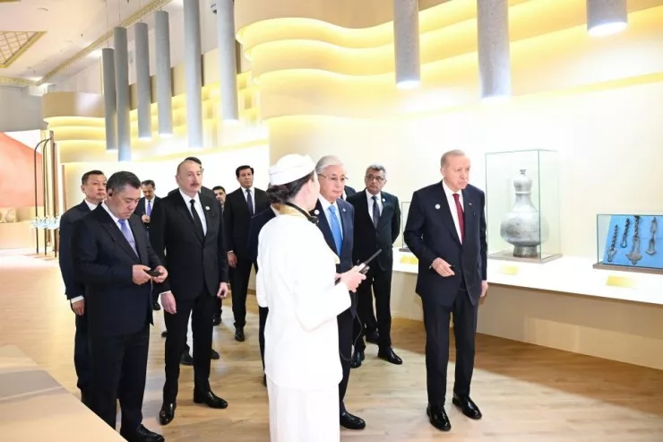 Liderlər Türküstanda mədəni məkanlarla tanış oldular