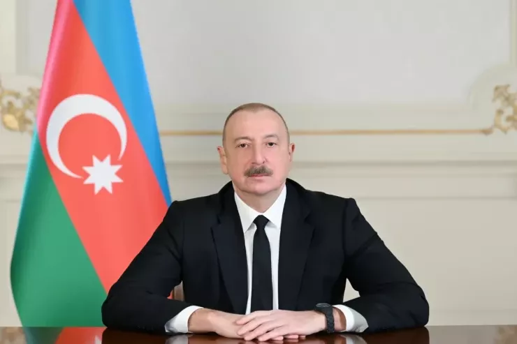 Prezident Oljas Süleymenovu 90 illik yubileyi münasibətilə təbrik edib