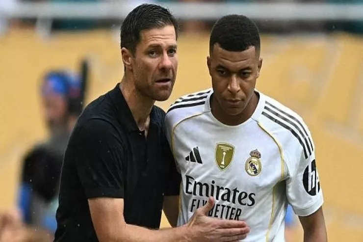 Xabi Alonso Mbappeni "Çelsi"yə istəyir 