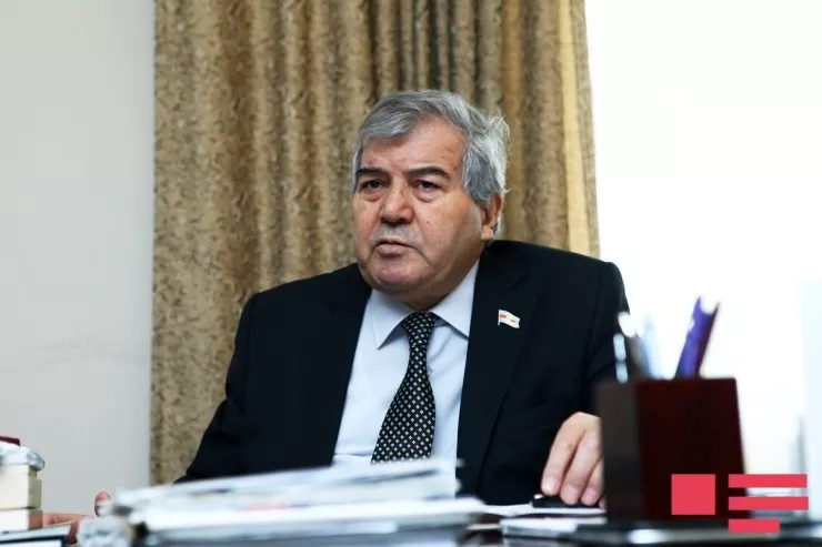 Xalq şairi Sabir Rüstəmxanlı
