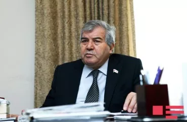 Xalq şairi Sabir Rüstəmxanlı