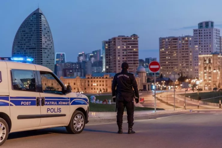 Bu fakt bir daha onu göstərdi ki, polis hər kəsin keşiyindədir 