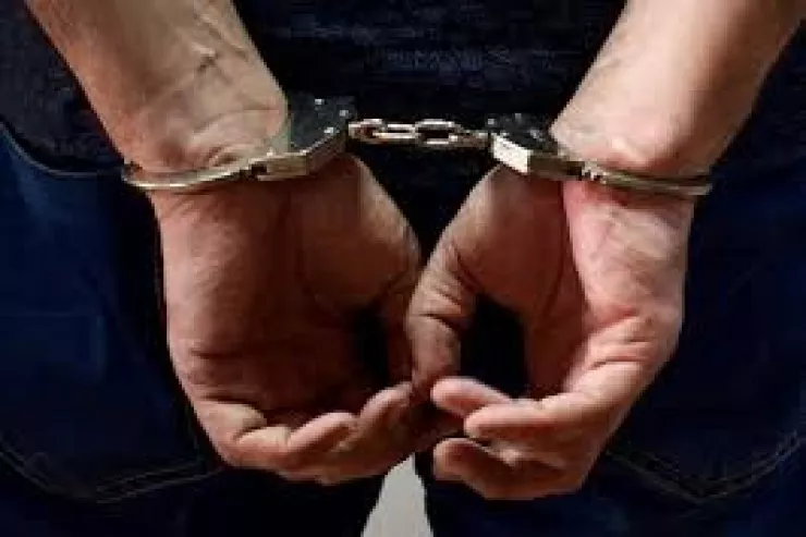 Anasını və qardaşını öldürüb qohumlarından pul yığdı 