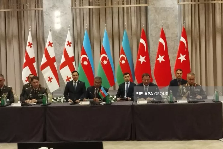 Azərbaycan, Türkiyə və Gürcüstan müdafiə nazirləri Şuşada görüşdü 