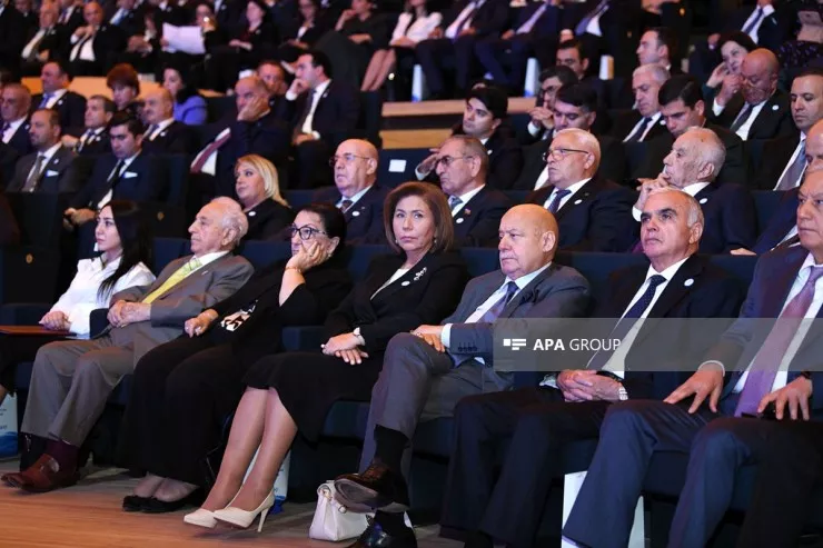 Siyasi elita YAP-ın qurultayında - FOTOLENT 