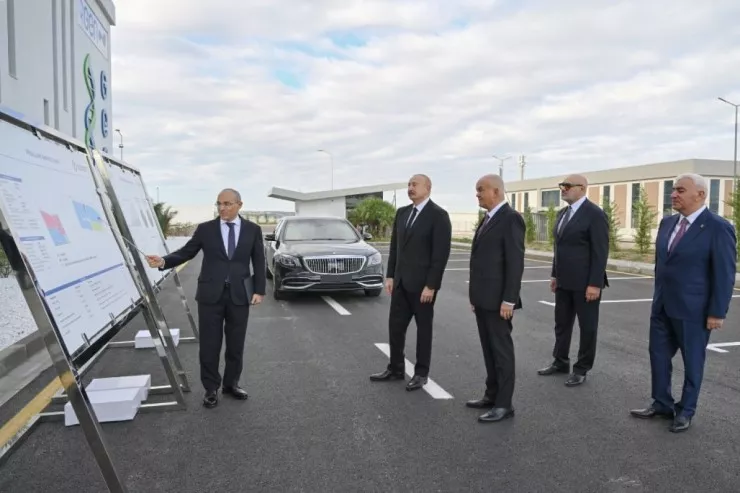 İlham Əliyev Pirallahı Sənaye Parkında dərman istehsalı müəssisəsinin açılışında -  FOTOLENT 