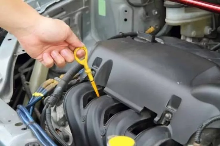 Motorun səsinə görə sürücünü döyüb öldürdü 