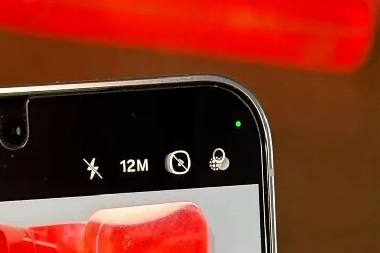 Telefon ekranındakı yaşıl nöqtə nədir?  