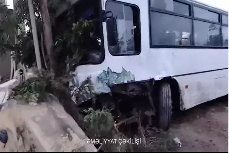Bakıda avtobusla qəzada yaralanan sürücü öldü 